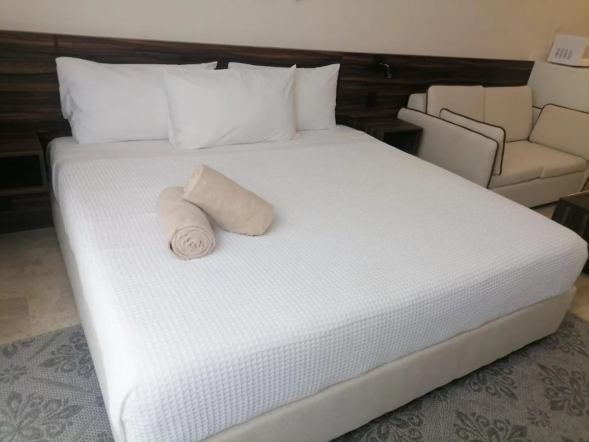 公寓 Mya, Elle & Elena Luxury Condos Tulum